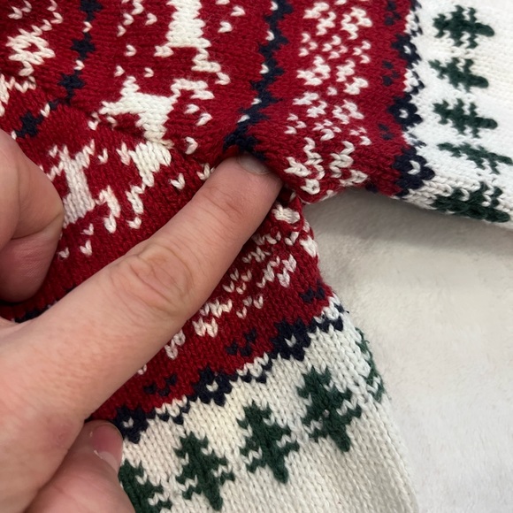 Tahari toddler Christmas sweater onesie with matching hat - Picture 2 of 3